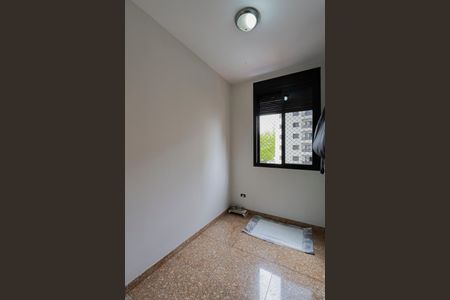 Apartamento à venda com 230m², 4 quartos e 3 vagas Apartamento à venda com 230m², 4 quartos e 3 vagasQuarto de serviço
