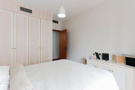 Apartamento à venda com 230m², 4 quartos e 3 vagas Apartamento à venda com 230m², 4 quartos e 3 vagasQuarto 1