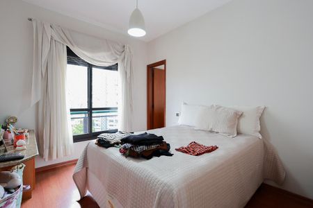 Apartamento à venda com 230m², 4 quartos e 3 vagas Apartamento à venda com 230m², 4 quartos e 3 vagasSuíte 2