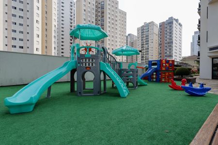 Apartamento à venda com 103m², 3 quartos e 2 vagas Apartamento à venda com 103m², 3 quartos e 2 vagasÁrea comum - Playground