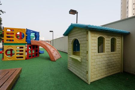 Apartamento à venda com 103m², 3 quartos e 2 vagas Apartamento à venda com 103m², 3 quartos e 2 vagasÁrea comum - Playground