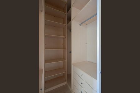 Apartamento à venda com 103m², 3 quartos e 2 vagas Apartamento à venda com 103m², 3 quartos e 2 vagasCloset da suíte