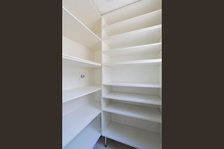 Apartamento à venda com 103m², 3 quartos e 2 vagas Apartamento à venda com 103m², 3 quartos e 2 vagasDespensa