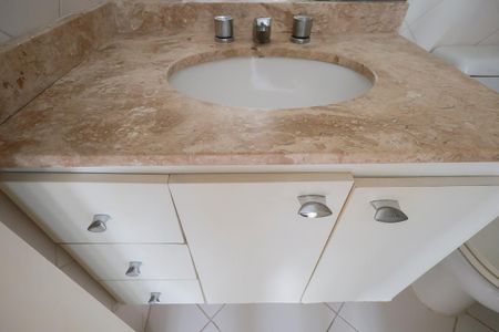 Apartamento à venda com 103m², 3 quartos e 2 vagas Apartamento à venda com 103m², 3 quartos e 2 vagasBanheiro