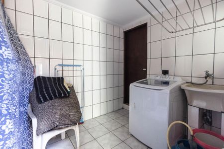 Casa à venda com 190m², 3 quartos e 4 vagasÁrea de serviço