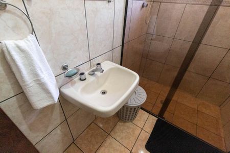 Casa à venda com 190m², 3 quartos e 4 vagasBanheiro