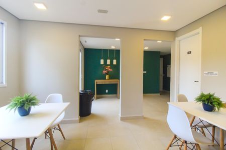 Apartamento para alugar com 41m², 2 quartos e sem vaga Apartamento para alugar com 41m², 2 quartos e sem vagaÁrea comum - Salão de festas