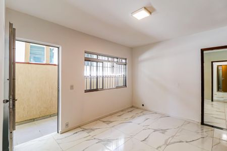 Casa para alugar com 140m², 3 quartos e 2 vagasSala