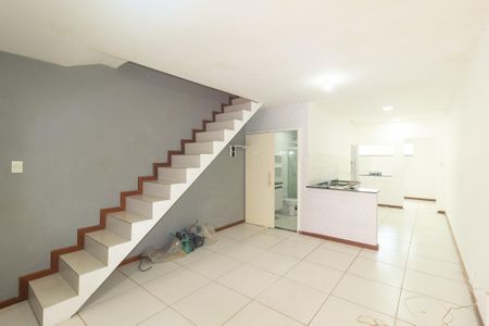 Sala de casa para alugar com 2 quartos, 165m² em Guaratiba, Rio de Janeiro
