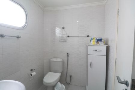 Apartamento para alugar com 140m², 3 quartos e 1 vaga Apartamento para alugar com 140m², 3 quartos e 1 vagaBanheiro da Suíte 1
