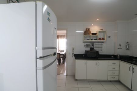 Apartamento para alugar com 140m², 3 quartos e 1 vaga Apartamento para alugar com 140m², 3 quartos e 1 vagaCozinha