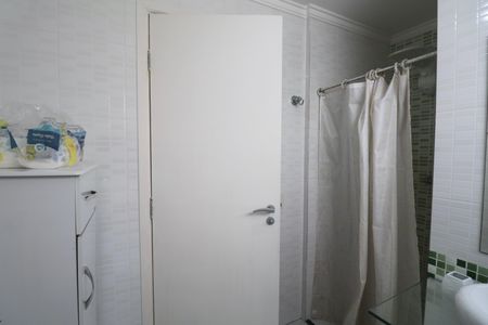 Apartamento para alugar com 140m², 3 quartos e 1 vaga Apartamento para alugar com 140m², 3 quartos e 1 vagaBanheiro da Suíte 1