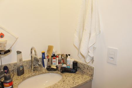 Banheiro de kitnet/studio para alugar com 1 quarto, 50m² em Santa Cecilia, São Paulo