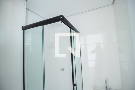 Banheiro de kitnet/studio para alugar com 1 quarto, 26m² em Quarta Parada, São Paulo