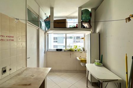 Apartamento para alugar com 300m², 3 quartos e 1 vagaÁrea de Serviço