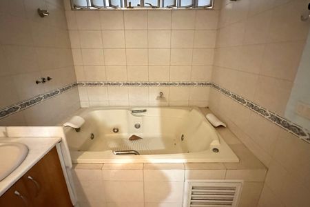 Apartamento para alugar com 300m², 3 quartos e 1 vagaBanheiro da Suíte 1