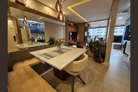 Sala de apartamento à venda com 2 quartos, 68m² em Santo Amaro, São Paulo