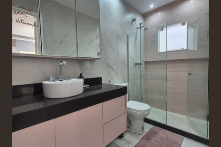 Casa de condomínio à venda com 350m², 5 quartos e 2 vagasBanheiro 