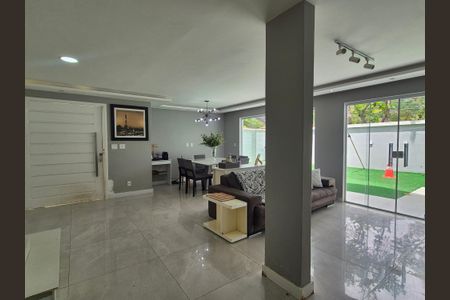 Casa de condomínio à venda com 350m², 5 quartos e 2 vagasSala 