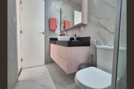 Casa de condomínio à venda com 350m², 5 quartos e 2 vagasBanheiro 