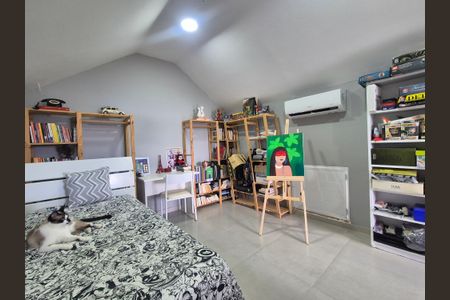 Casa de condomínio à venda com 350m², 5 quartos e 2 vagasSótão 