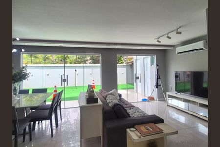 Sala  de casa de condomínio para alugar com 5 quartos, 350m² em Recreio dos Bandeirantes, Rio de Janeiro