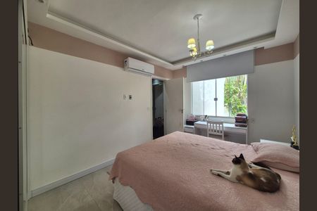 Casa de condomínio à venda com 350m², 5 quartos e 2 vagasSuíte 1