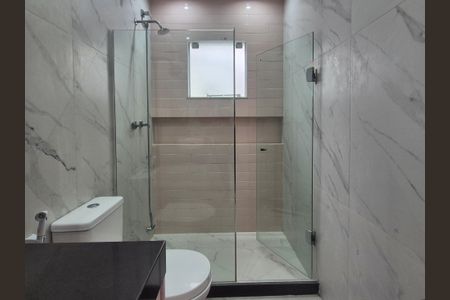 Casa de condomínio à venda com 350m², 5 quartos e 2 vagasBanheiro 