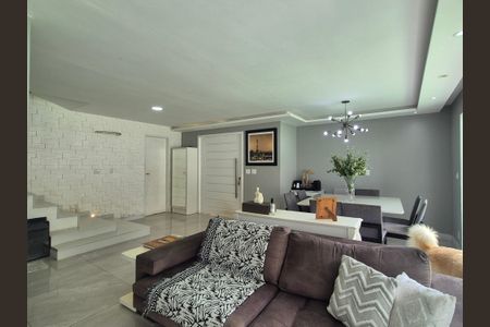 Sala  de casa de condomínio para alugar com 5 quartos, 350m² em Recreio dos Bandeirantes, Rio de Janeiro