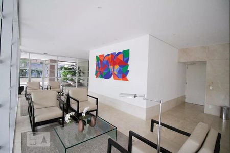 Apartamento à venda com 234m², 2 quartos e 4 vagas Apartamento à venda com 234m², 2 quartos e 4 vagasHall social