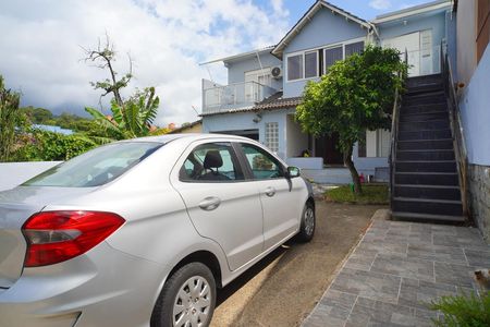 Casa à venda com 277m², 3 quartos e 4 vagasPátio