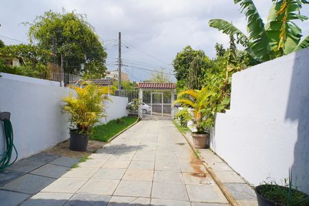 Casa à venda com 277m², 3 quartos e 4 vagasPátio