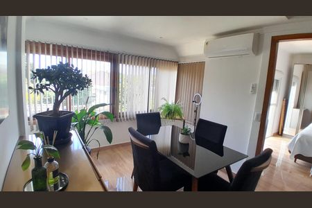 Casa à venda com 4 quartos, 277m² em Jardim Sabará, Porto Alegre