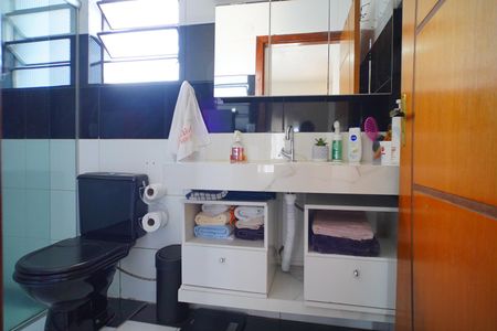 Casa à venda com 277m², 3 quartos e 4 vagasBanheiro