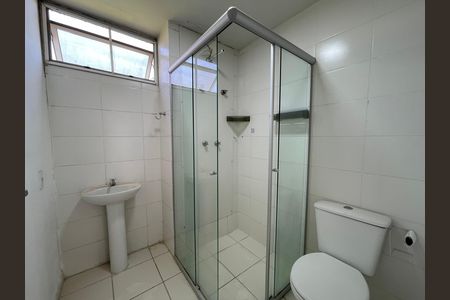 Apartamento à venda com 43m², 2 quartos e 1 vaga Apartamento à venda com 43m², 2 quartos e 1 vagaBanheiro Social