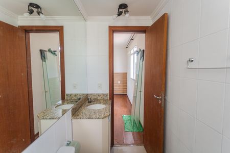 Apartamento para alugar com 62m², 2 quartos e 2 vagasBanheiro da Suíte