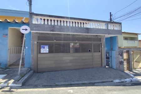 Casa para alugar com 200m², 4 quartos e 2 vagasFachada