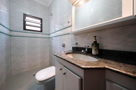 Casa para alugar com 200m², 4 quartos e 2 vagasLavabo