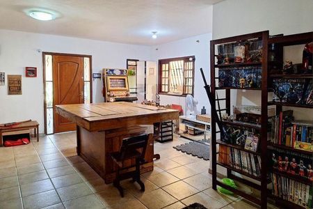 Casa à venda com 200m², 3 quartos e 2 vagas