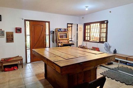 Casa à venda com 200m², 3 quartos e 2 vagas