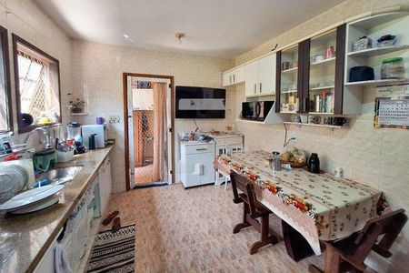 Casa à venda com 200m², 3 quartos e 2 vagas