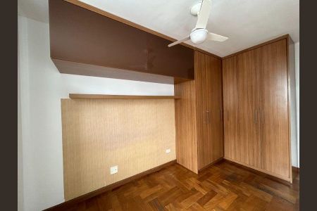 Apartamento à venda com 2 quartos, 55m² em Jardim Ester Yolanda, São Paulo