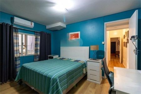 Casa à venda com 4 quartos, 266m² em Santo Amaro, São Paulo