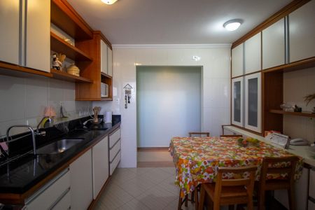 Apartamento à venda com 75m², 3 quartos e 2 vagasCozinha