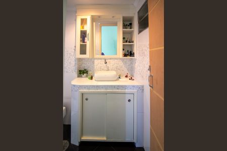 Apartamento à venda com 75m², 3 quartos e 2 vagasBanheiro Social