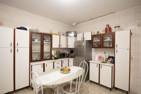 Casa à venda com 179m², 3 quartos e 2 vagasCozinha 