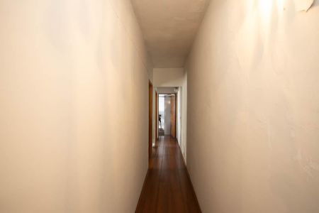 Casa à venda com 179m², 3 quartos e 2 vagasCorredor