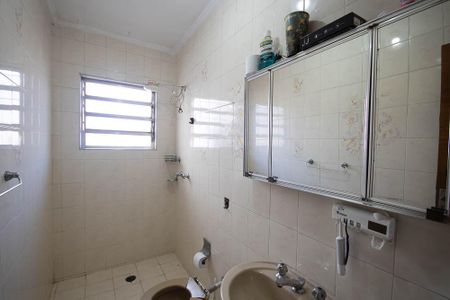 Casa à venda com 179m², 3 quartos e 2 vagasBanheiro 2