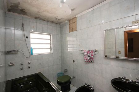 Casa à venda com 179m², 3 quartos e 2 vagasBanheiro da Suíte
