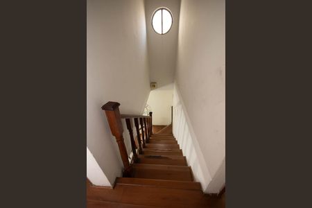 Casa à venda com 179m², 3 quartos e 2 vagasEscada 